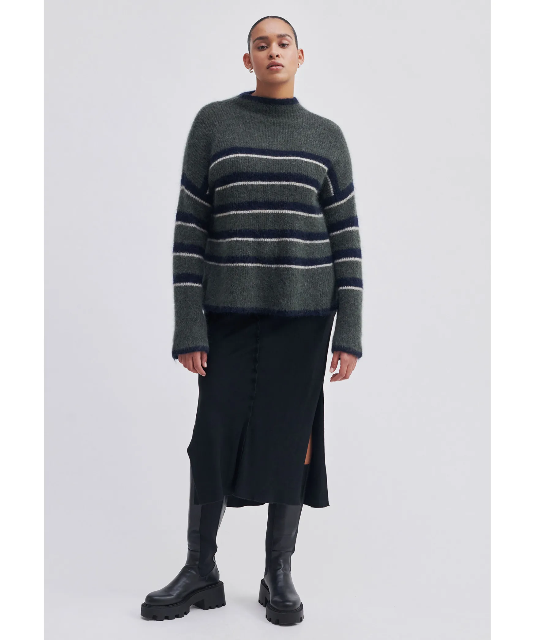 Ovala T-Neck Knit