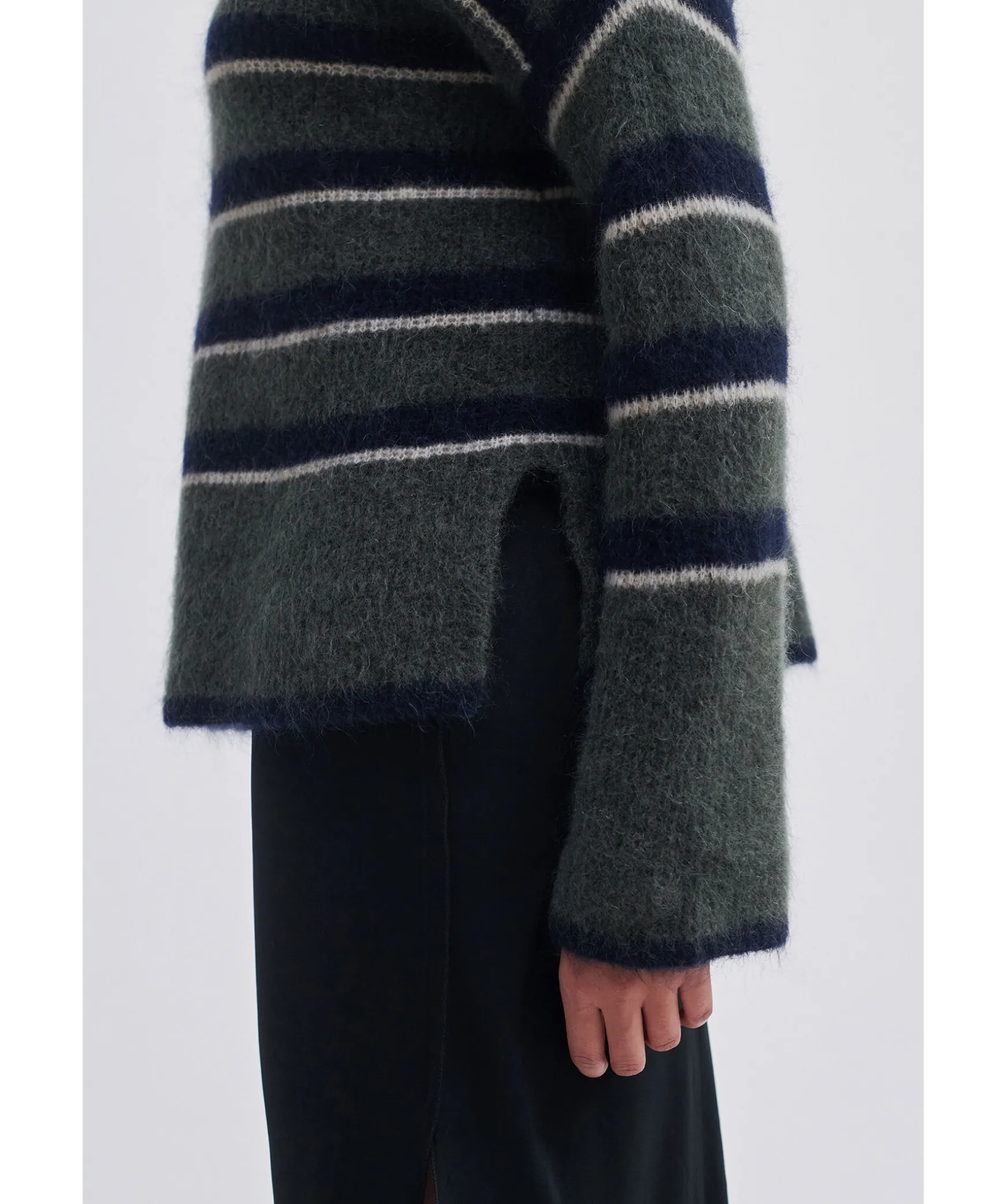 Ovala T-Neck Knit