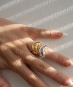 Wavey Snake Chain Ring